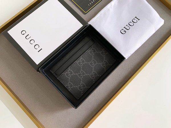 グッチ財布コピー背面デザイン